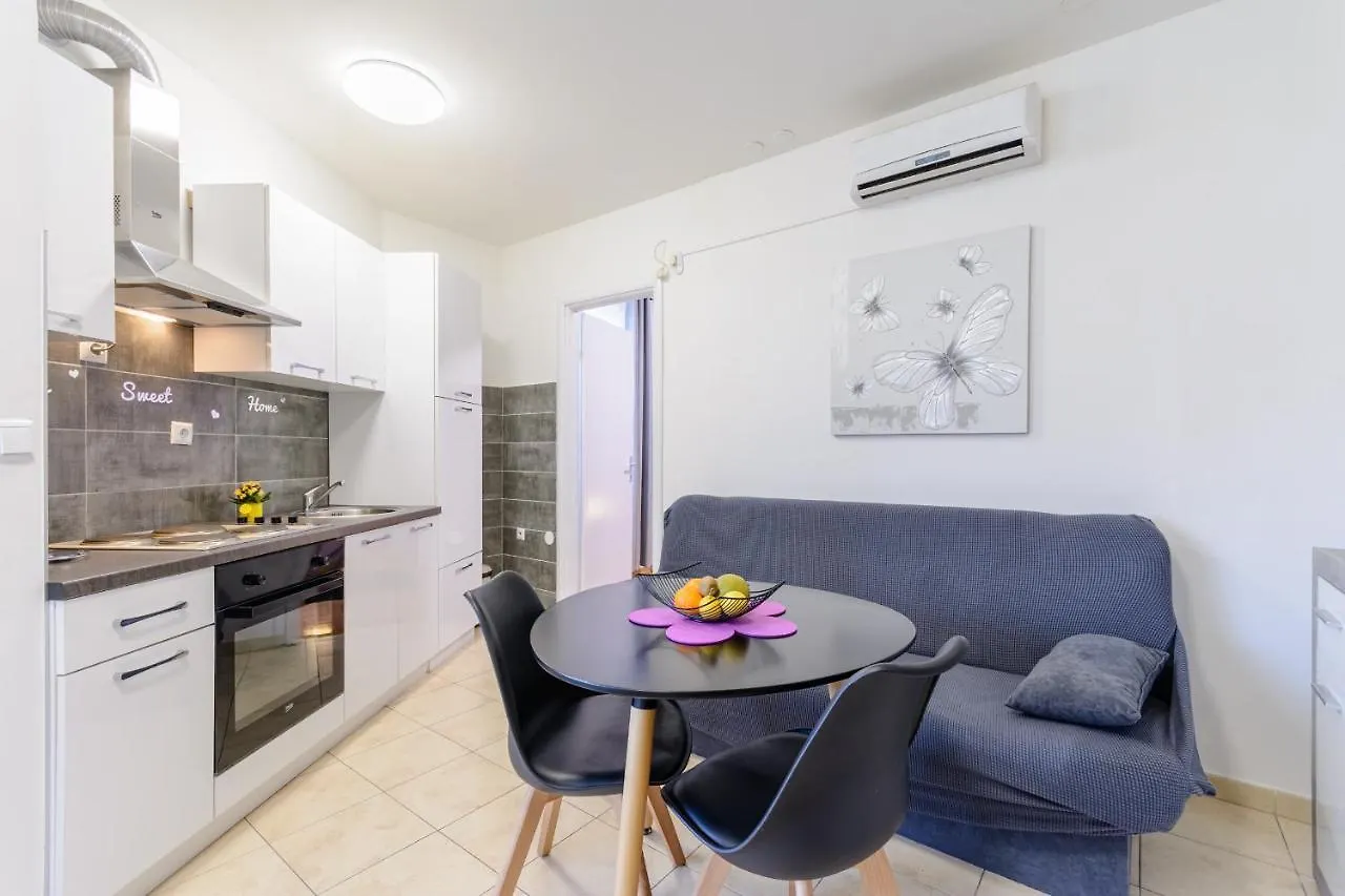 Fairytale Apartment Split